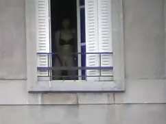دو مرد در اتاق خود ل ...