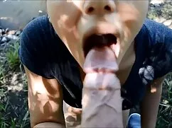 مشغول خوردن چرک لباس ...